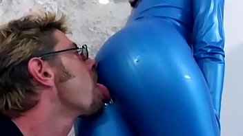 Brunette gives drooling blowjob boots