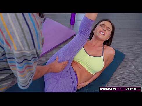Mom teaches yoga blowjob