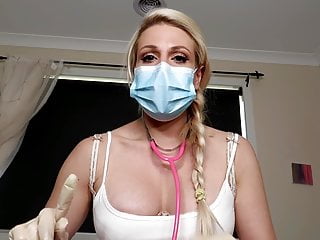 Surgical mask nurse