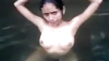 Master reccomend pakistani sindhi karachi aunty nude river