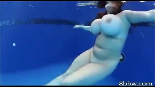 Tits bouncing under water fuck