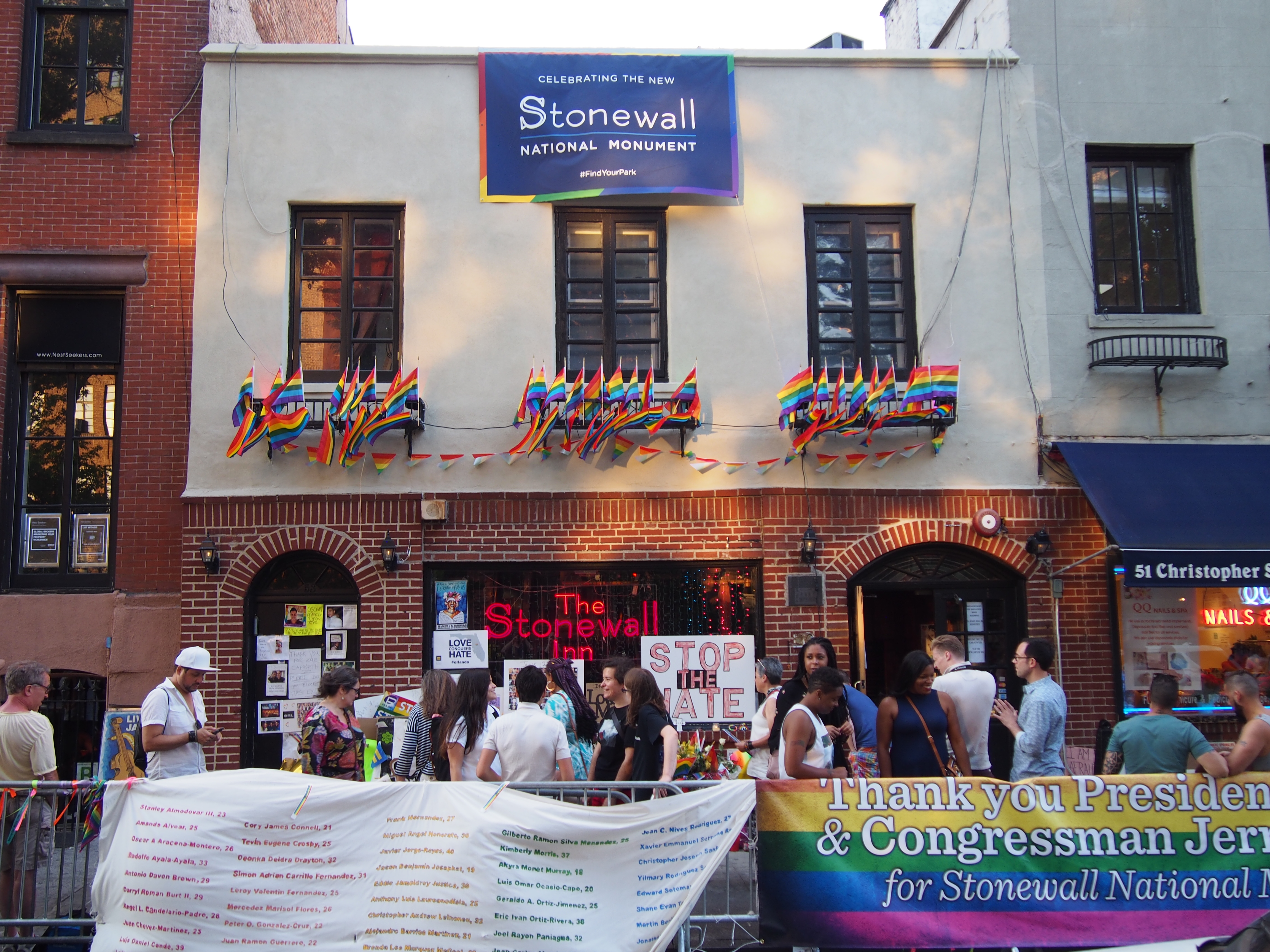 Zi-Zi recommendet city bars center lesbian